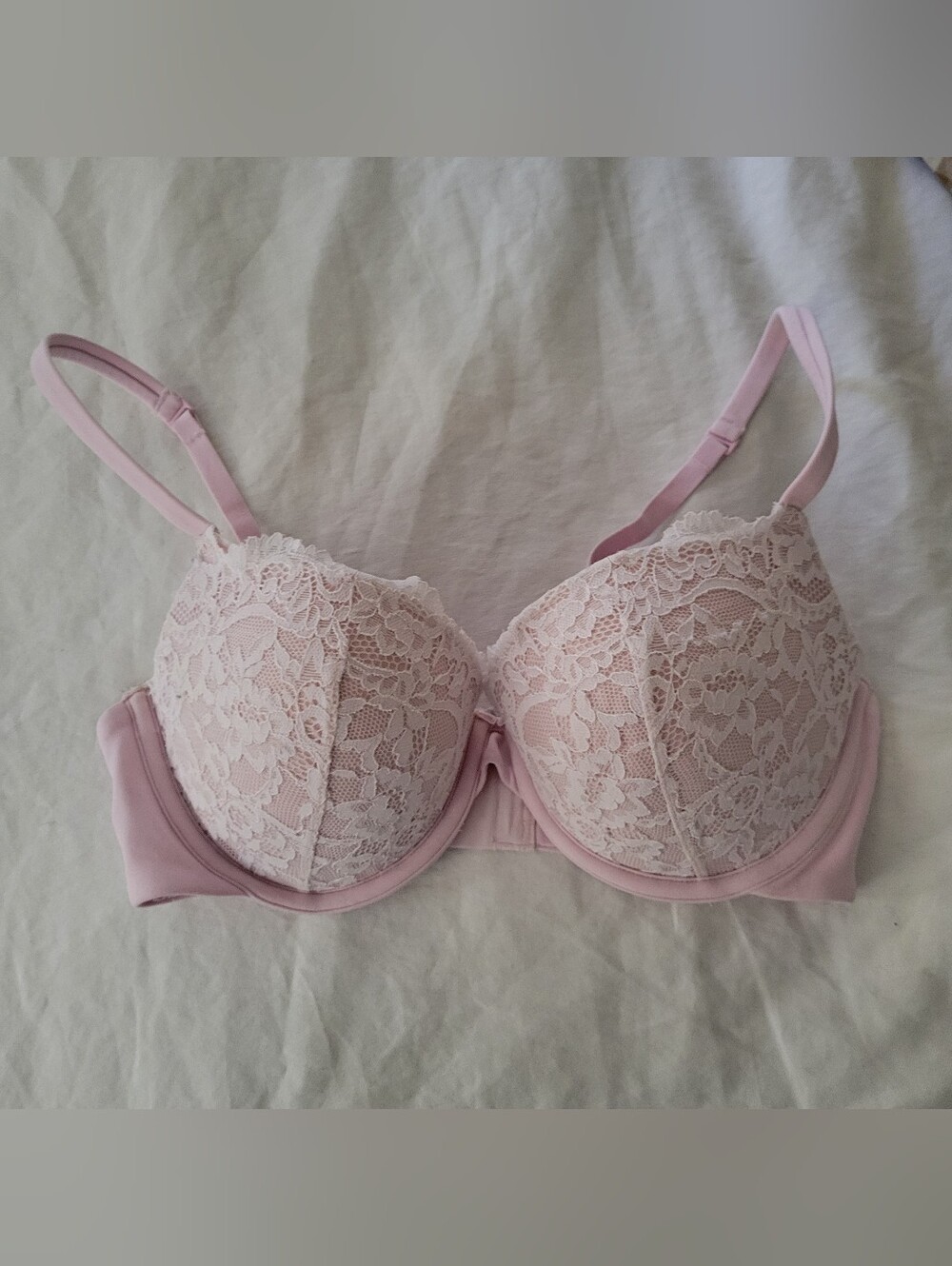 SKIMS Pink Lace Underwire Push-Up Bra